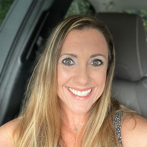 Meet your Posher, Holly